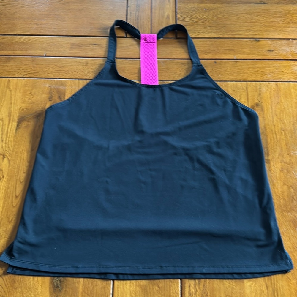 Fabletics. Demi Lovato Collection. Muscle top.